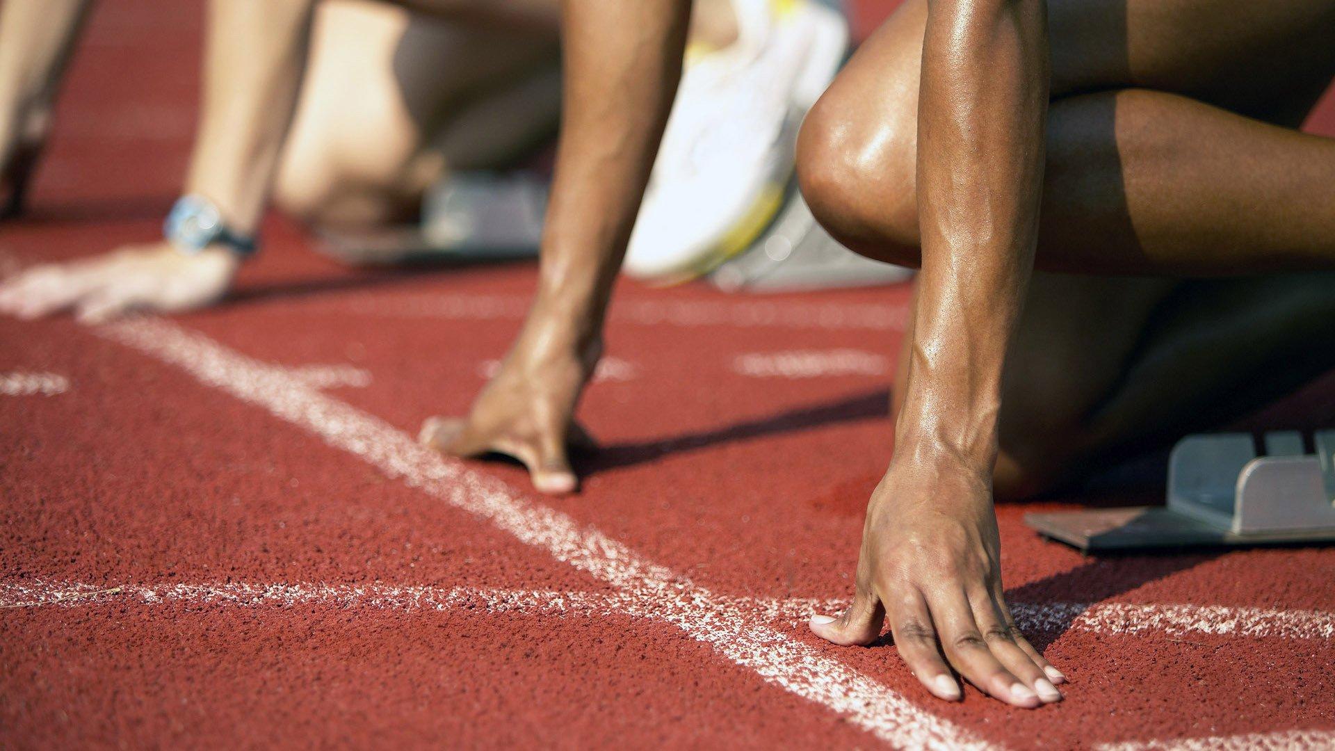 28圈足球|国际泳联宣布对多名运动员实施禁赛 风波再起引发广泛争议