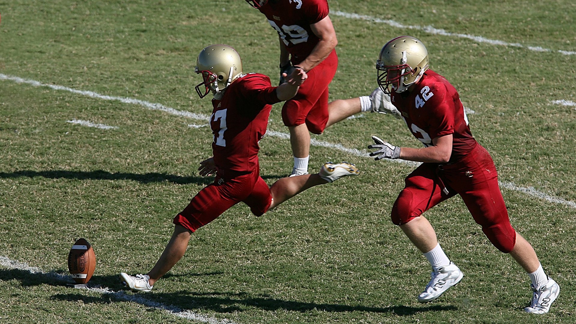 阿尔卡拉斯横扫对手晋级美网八强 新生代天王剑指卫冕